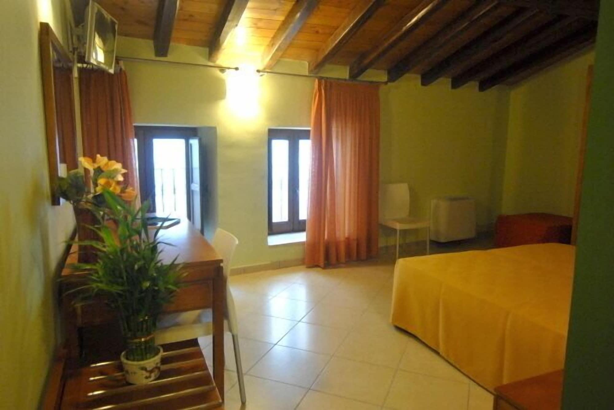 Hotel Federico II Castiglione De Sicilia Dış mekan fotoğraf